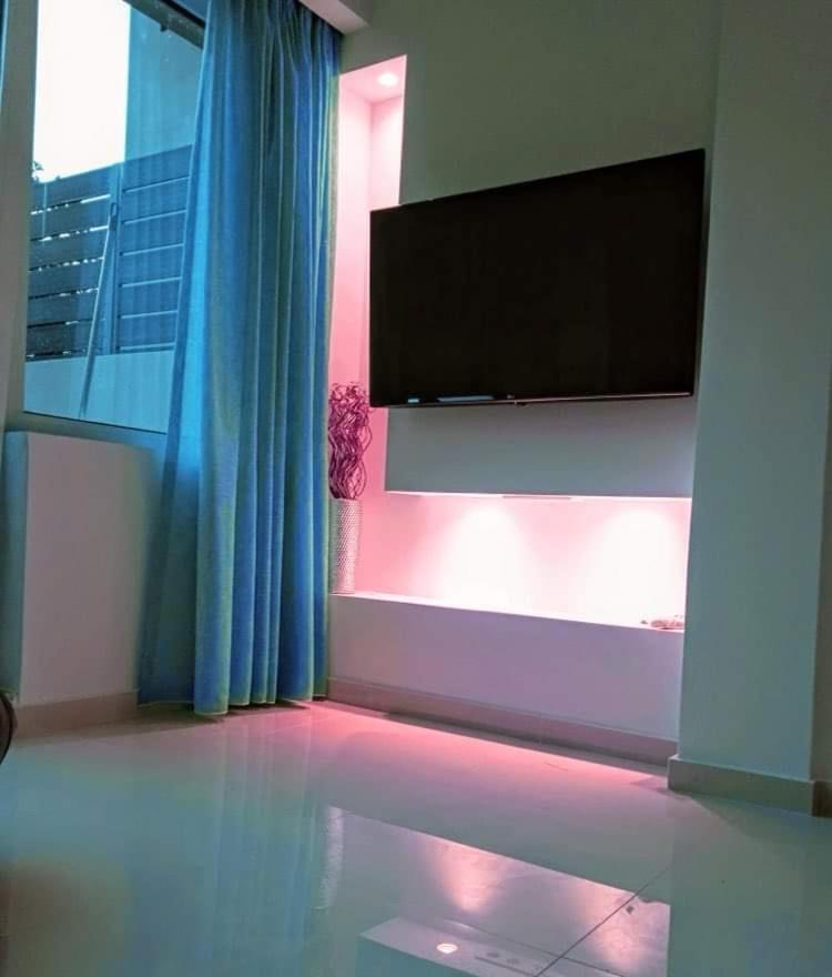 Haris White Apartment Roussospítion 外观 照片